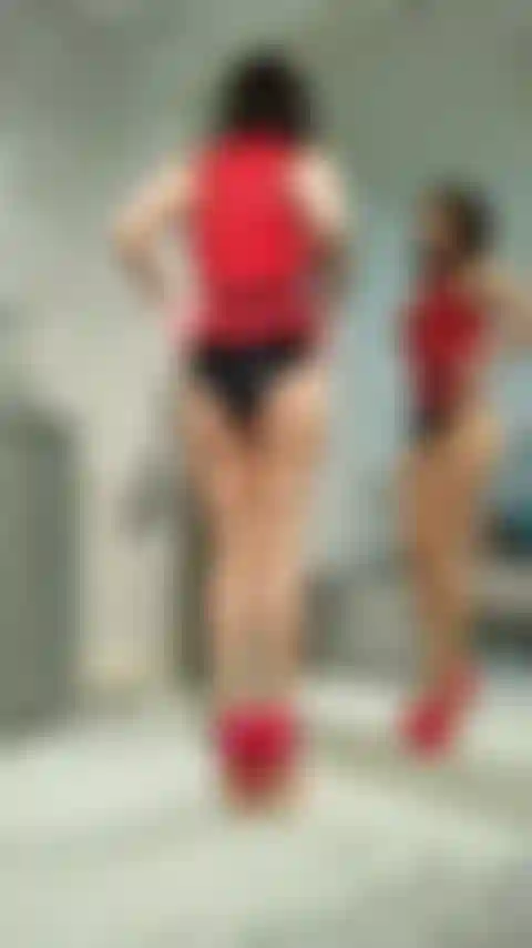 Glanzstrumpfhose & latex necken.