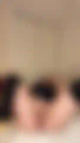 Je me touche et me doigte le minou