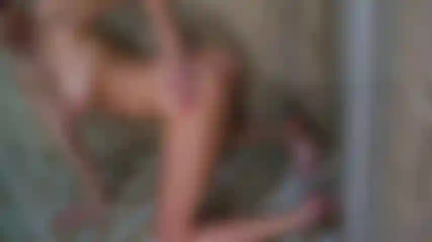 Masturbiere in der dusche, spiele mit mir selbst in der dusche und spritze fhd ab.