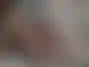 Eine dame mit brille.