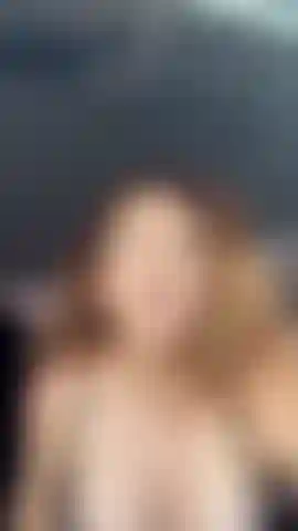 Spiele vor meinem zahnarzttermin im auto mit meiner muschi. Einen zehenkräusel-orgasmus.