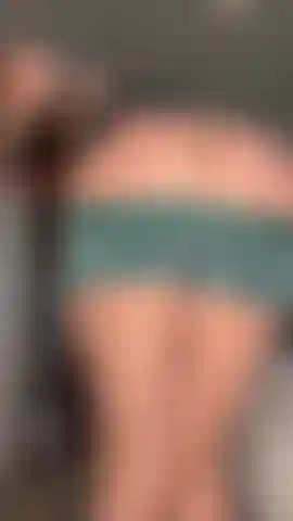 Die nach dem fitnessstudio ihre muschi mit meinem zauberstab massiert.