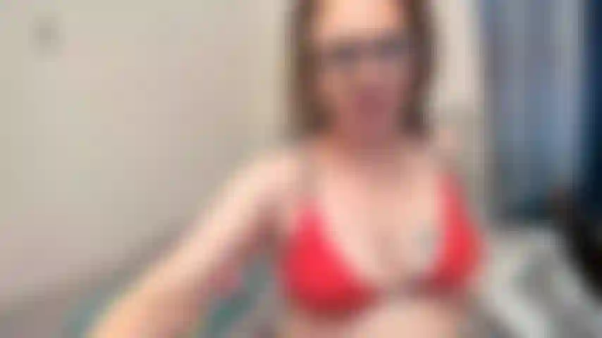Grobes nippelspiel und dildo in der muschi.