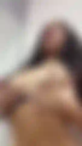 Gefällt dir, wie sie hüpfen? Spürst sie auf deinem gesicht?