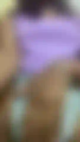 Reibe und fingere meine muschi, liebling.