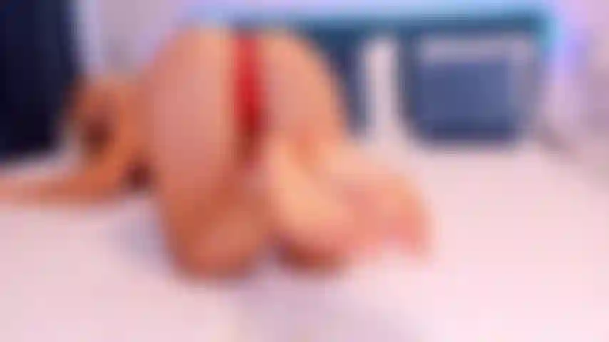 Reverse-footjob mit dildo und öl.