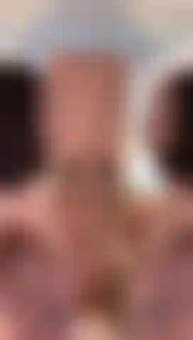 Bringt meine nackte haut dich auf unanständige gedanken?