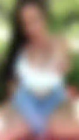 Öffentliche masturbation in einem park endet mit einem riesigen squirt! Ich fühlte mich risikofreudig, also zog ich mich mitten in einem öffentlichen park aus und spielte mit meinem spielzeug, bis ich wie ein springbrunnen squirtete! Ich dachte immer, dieser park könnte einen springbrunnen gebrauchen.