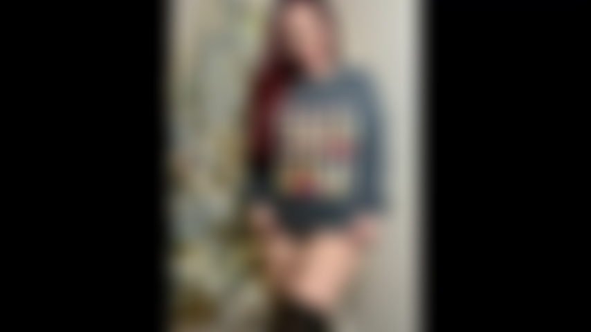 Weihnachts-fotoset-diashow plus bonus-analclip!! Der weihnachtsmann hat mir etwas süßes in den strumpf gelegt und ich kenne den perfekten platz dafür!!