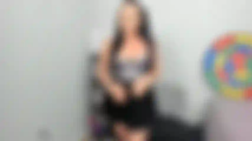 * Necke und verleugne* heute könnte endlich dein glückstag sein! Glaubst du, ich ziehe mich aus und fingere meine muschi für dich? Sonst wirst du wieder abgelehnt!