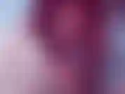 Morgan bläst dem parkranger beim camping einen. Sie bläst ihn ununterbrochen, bis er ihr seine ladung ins gesicht spritzt.