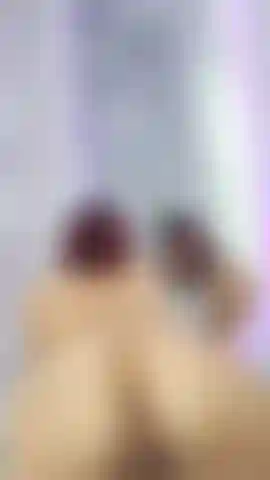 Und versohle mir nackt den hintern.