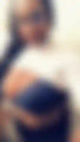 Lass uns ein spiel spielen. Wer richtig rät, bekommt ein kostenloses video.