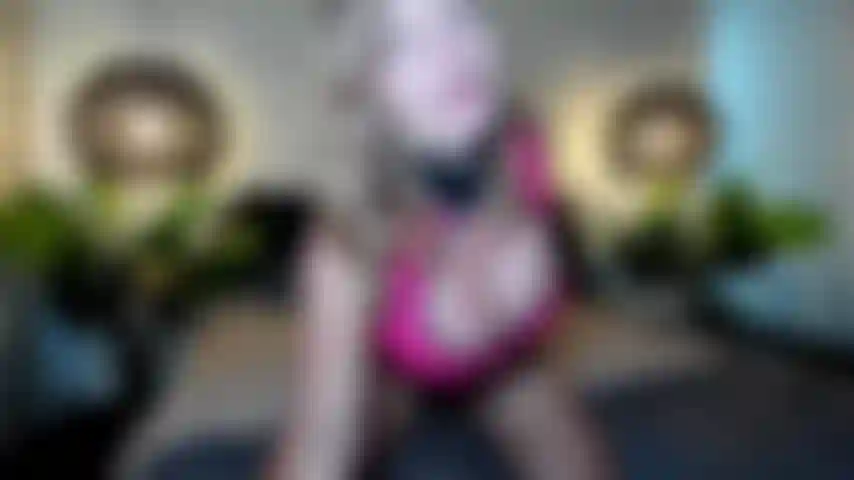 Die besessenheit von latexbrüsten ruiniert dich und dein bankkonto. Meine brüste werden dich und dein ganzes leben kontrollieren, und du wirst mir danken. Verehre sie; sie sind deine besitzer.