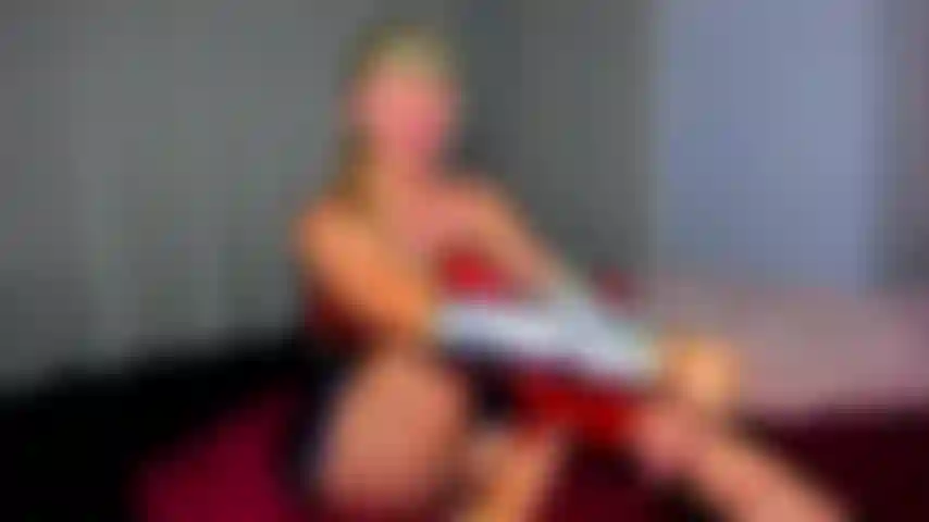 Eine wunderfrau, die ihr zuhause zerstört.