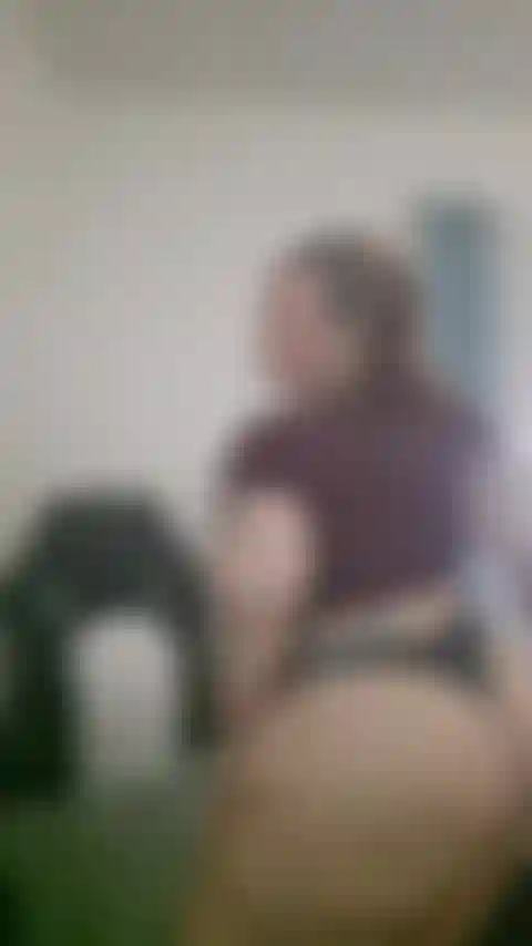 Slow mo. Scheiß auf diesen arsch. Twerming, die mit der welle wackelt, für euch hardcore-arschliebhaber.