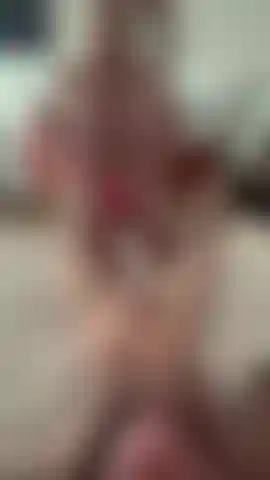 Short vid riding cock