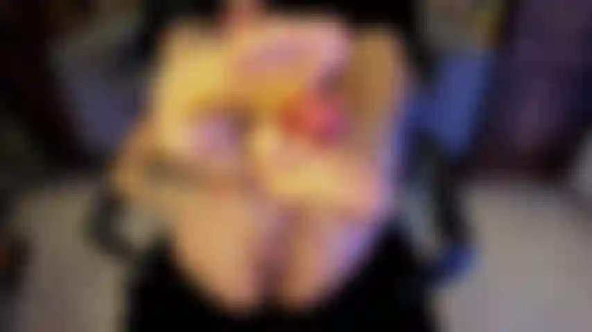 Feetjob während ich wichse