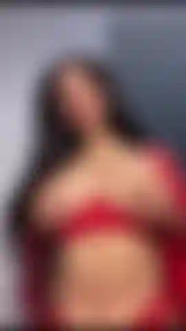 Koste mich, während ich auf dir reite und über dich