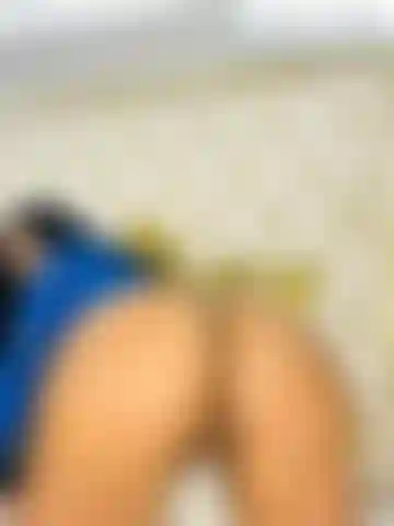 Ganzer arsch und fotze nackt und hüpfe auf dir herum.