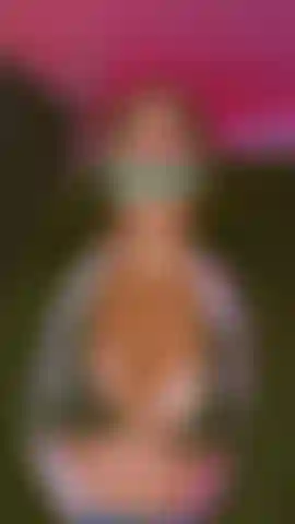 Mit herrlich wippenden titten.