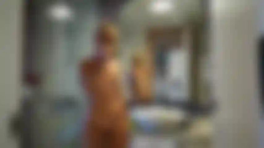 Zähne- und zungenwaschen, spuckfetisch.