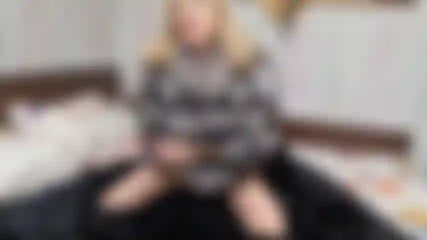 Die sie mit meinem pelzmantel und meiner lederunterwäsche neckt.