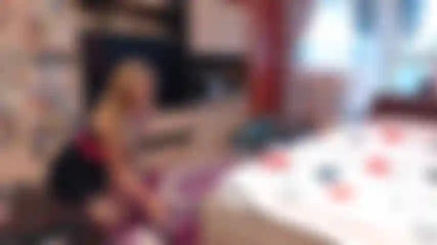 Mit einem staubsauger an meinen titten, meiner muschi und deinem schwanz lutscht.