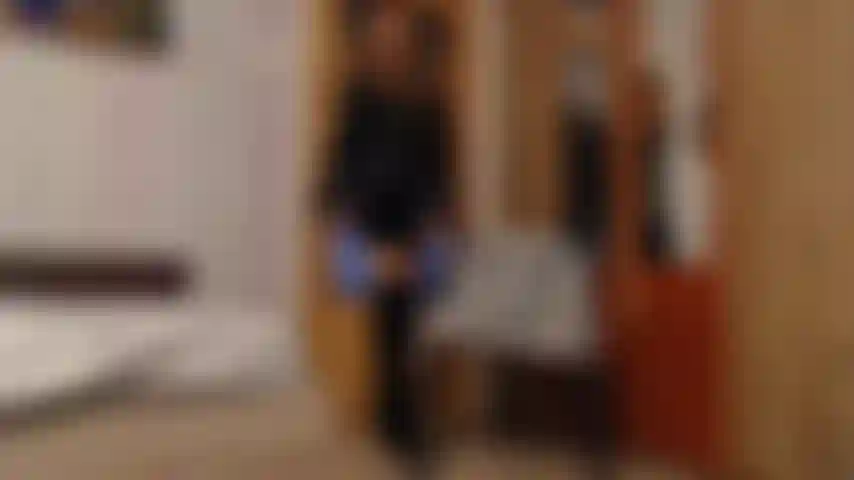 Leder, pelz, striptease, masturbation.