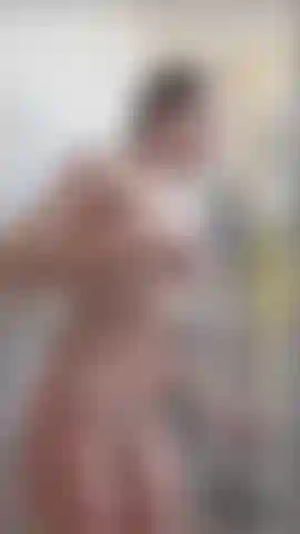 Haarewaschen, unterwassermasturbation, rauchen, schaumfetisch, vaginaldusche.