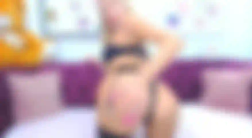 Triefend, stöhnend und weit offen nur für dich.