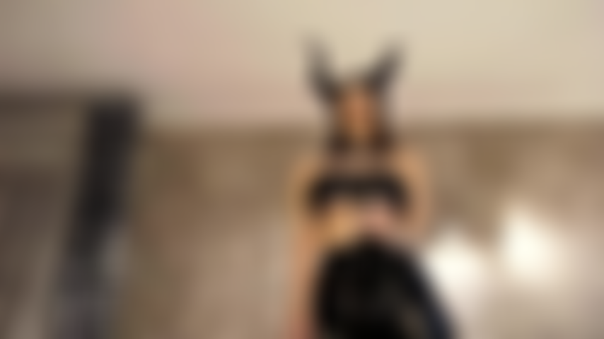 Lass dich von maleficent versklaven und verwandle dich in ihre kleine schlampe, schwach und schmutzig für ihren riesigen schwarzen umschnalldildo!