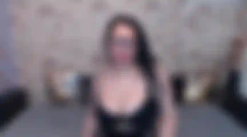 Stehe auf wilden sex. Also liebe ich es, meine löcher zu füllen, auf dir zu reiten, mich im doggystyle zu bewegen und dir die ganze lust beim beobachten meiner wippenden brüste zu überlassen, deinen schwanz tief in den rachen zu nehmen und ihn tief in meine muschi und meinen arsch zu stecken. Gib mir dein sperma.