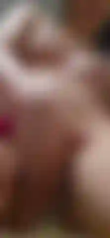 A game of looks, soft movements and an energy that is felt from the first second. Nothing is rushed... everything is enjoyed slowly. This video is an invitation to imagine, to let yourself go and discover what my body hints at without saying everything.