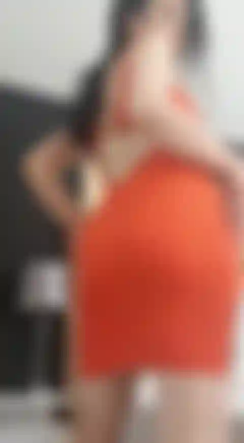 Kleider auf dem boden.