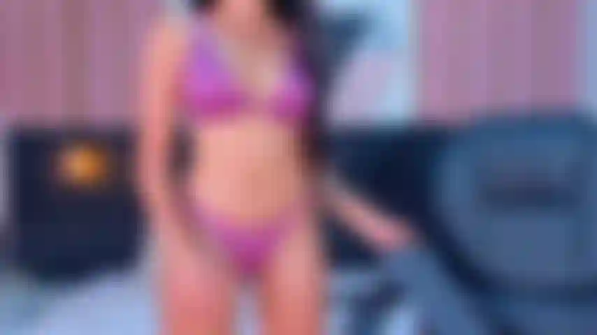 Ganz nackt, zeig meinen körper.