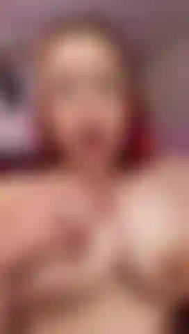 Speichel tropft an meinen großen titten herunter.