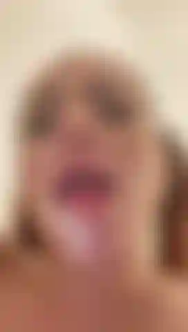 Einem cremigen ahegao-gesicht.