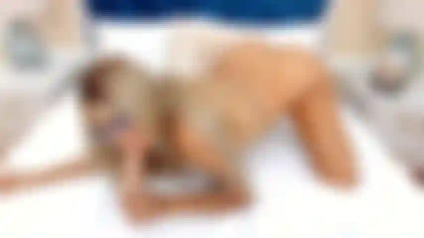 Komm und sieh zu, wie ich diesen schwanz lutsche und dir meine nasse muschi zeige. Ich möchte dich bis zum anschlag lutschen, um dich zu quetschen und dich dann in den tiefsten teil von mir zu stecken.