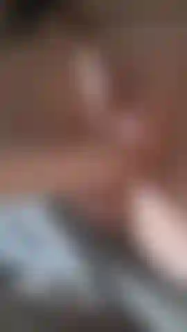Schau zu, wie diese saftige muschi für dich spritzt ;).