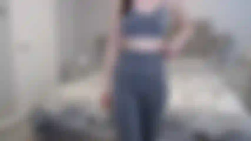 Zeige meine süßen titten und meinen arsch unter meiner sportkleidung!