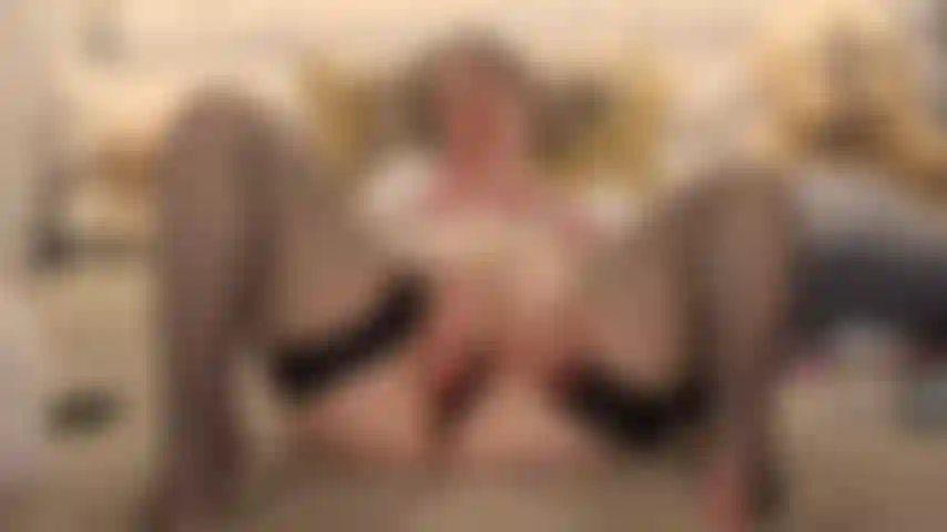 Pussy-spiele mit domi-vibe und so gutes abspritzen.