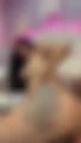 shaking my ass and spanking myself