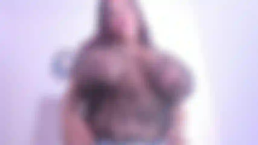 Magst du meine pelzige muschi und meinen arsch? Masturbiere.