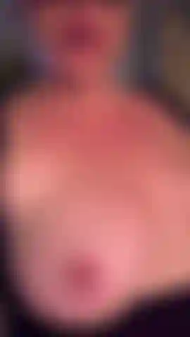 Die sexy, schicke niki braucht einen schwanz.