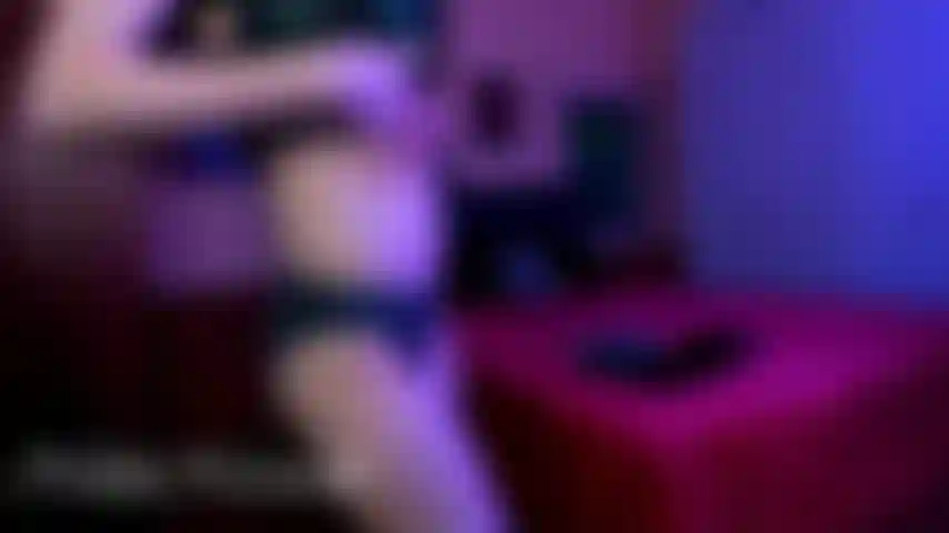 2022 - 8 Neues höschen anprobieren (pip) (kein ton).