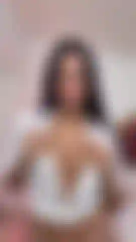 Streichle meine sexy titten.