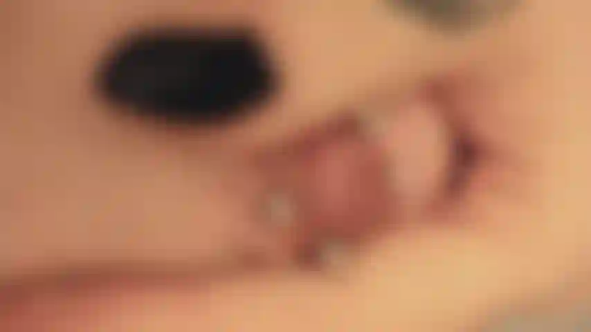 2022 Silent nippleplay crosspiercing.