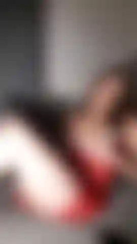 VINTAGE SANTA SUZY-Me in a sexy santa outfit, teasing you and pleasing me. No toys, just raw finger pleasure, with close ups