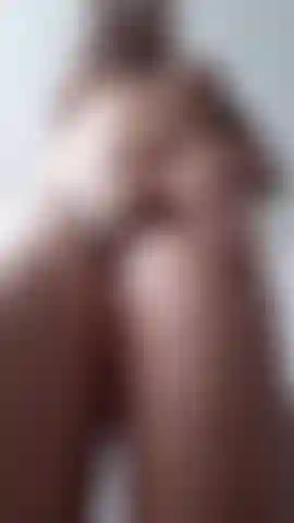 Von unten nahaufnahme wichse telefon auf den boden, stand oben, ich spiele an mir bis ich abspritze.